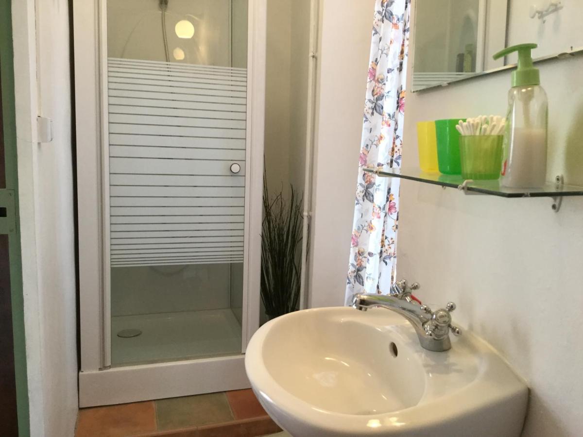 Les Hirondelles Bed & Breakfast Argeliers ภายนอก รูปภาพ