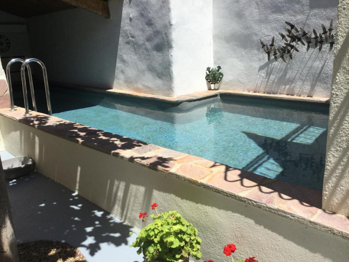 Les Hirondelles Bed & Breakfast Argeliers ภายนอก รูปภาพ